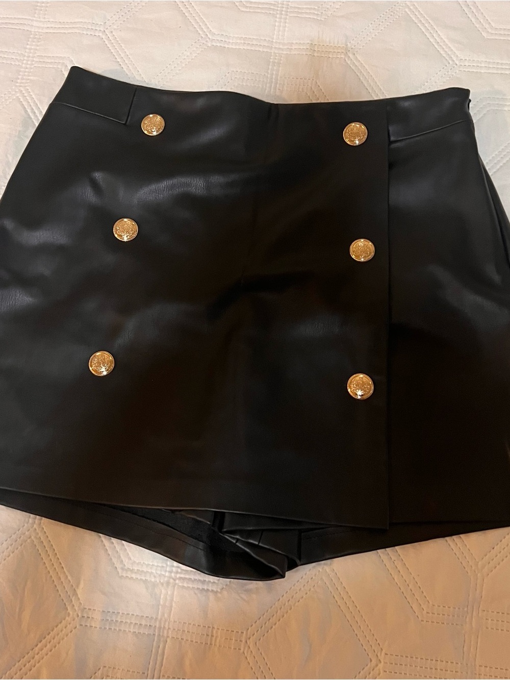 Zara Faux Leather Gold Button skirt/shorts (L) - Picture 2 of 8